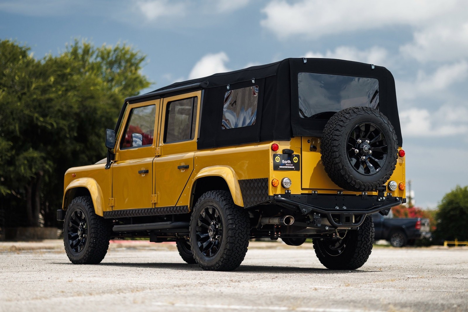 Land-Rover-Defender-1993-4D-Sport-Utility-8