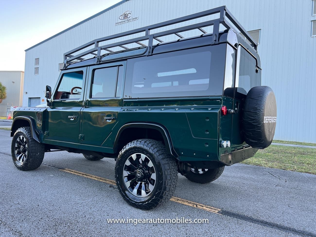 Land-Rover-Defender-1994-SUV-3