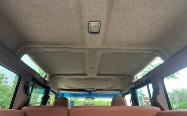 Land-Rover-Defender-1994-SUV-32