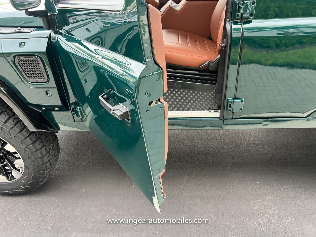 Land-Rover-Defender-1994-SUV-36