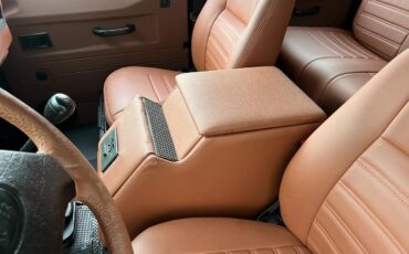 Land-Rover-Defender-1994-SUV-37