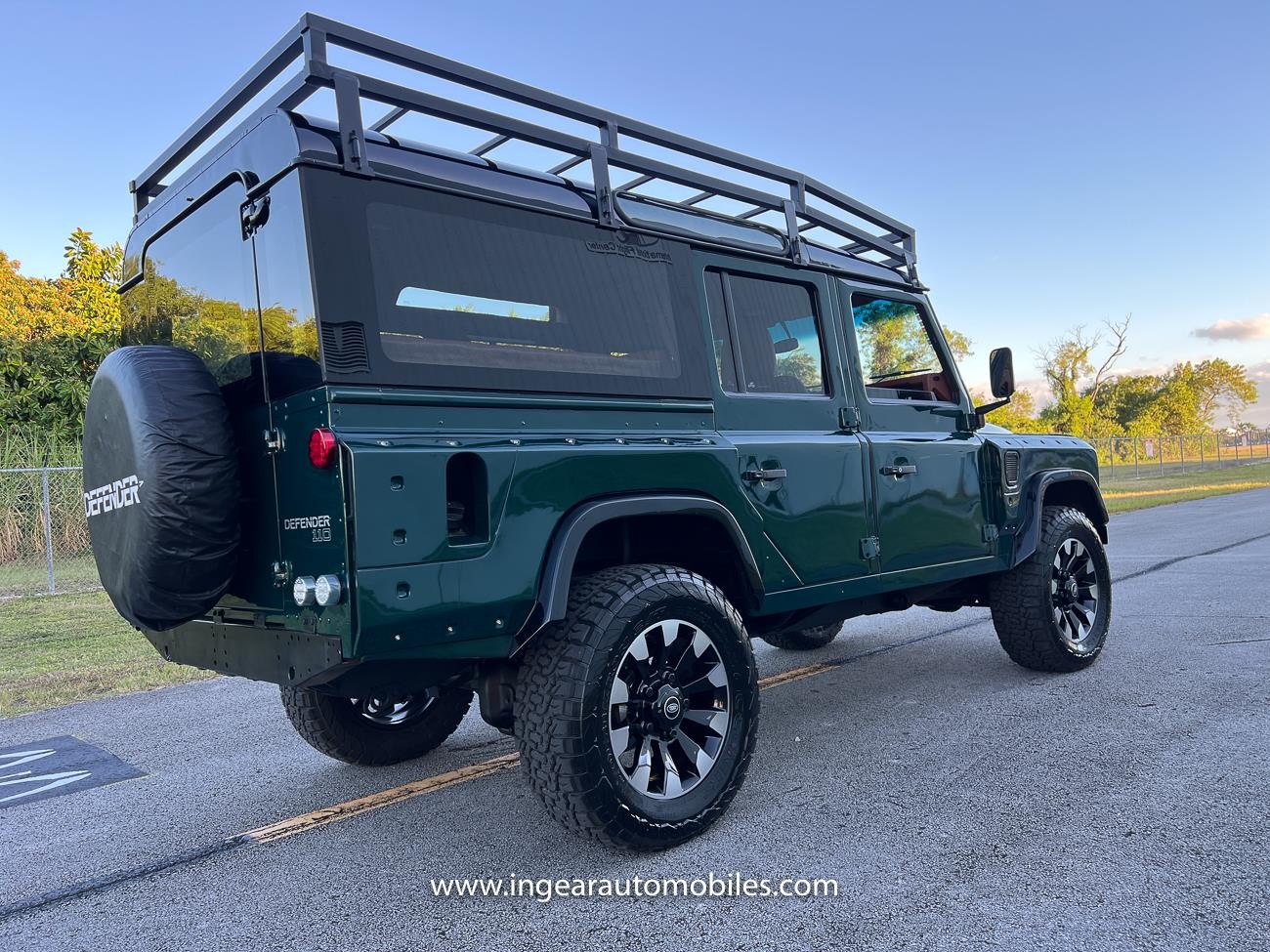 Land-Rover-Defender-1994-SUV-5