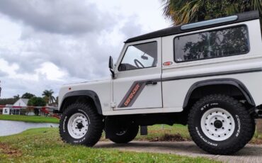 Land-Rover-Defender-1995-SUV-1