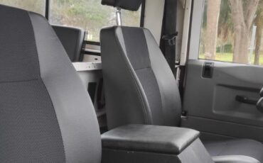 Land-Rover-Defender-1995-SUV-10