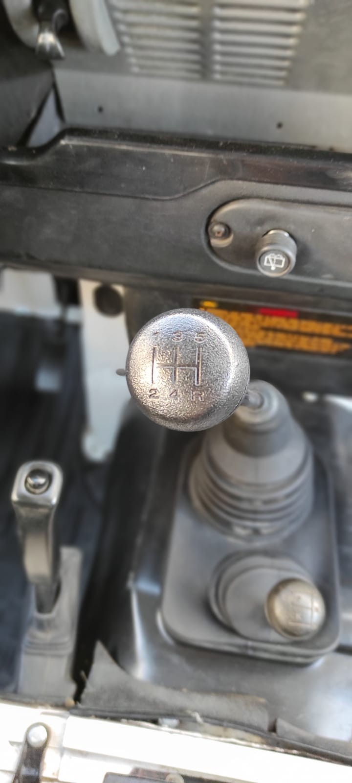 Land-Rover-Defender-1995-SUV-12