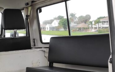 Land-Rover-Defender-1995-SUV-13