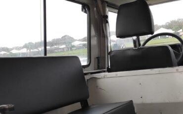 Land-Rover-Defender-1995-SUV-15