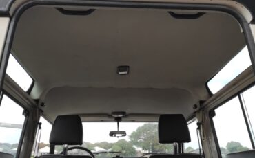 Land-Rover-Defender-1995-SUV-16