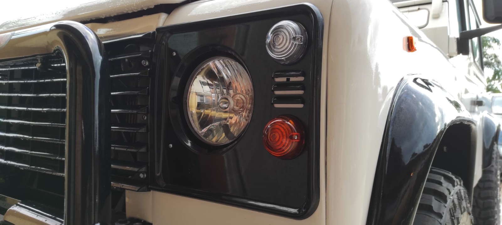 Land-Rover-Defender-1995-SUV-19