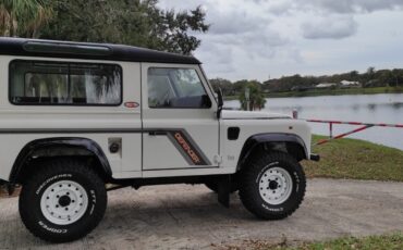 Land-Rover-Defender-1995-SUV-2