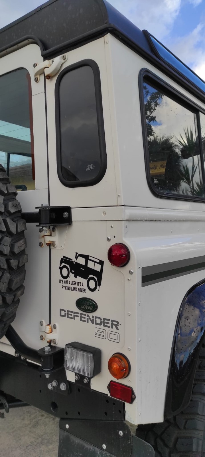 Land-Rover-Defender-1995-SUV-20