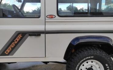 Land-Rover-Defender-1995-SUV-24