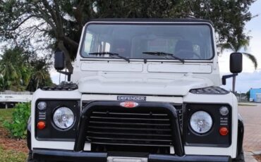 Land-Rover-Defender-1995-SUV-3