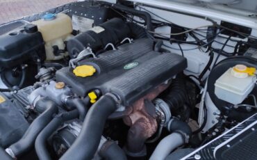 Land-Rover-Defender-1995-SUV-38