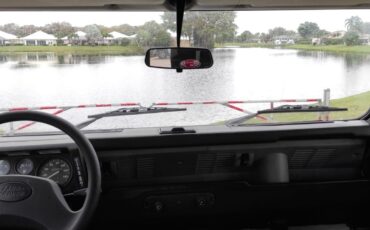 Land-Rover-Defender-1995-SUV-8