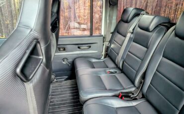 Land-Rover-Defender-1996-SUV-11