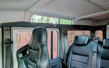 Land-Rover-Defender-1996-SUV-12