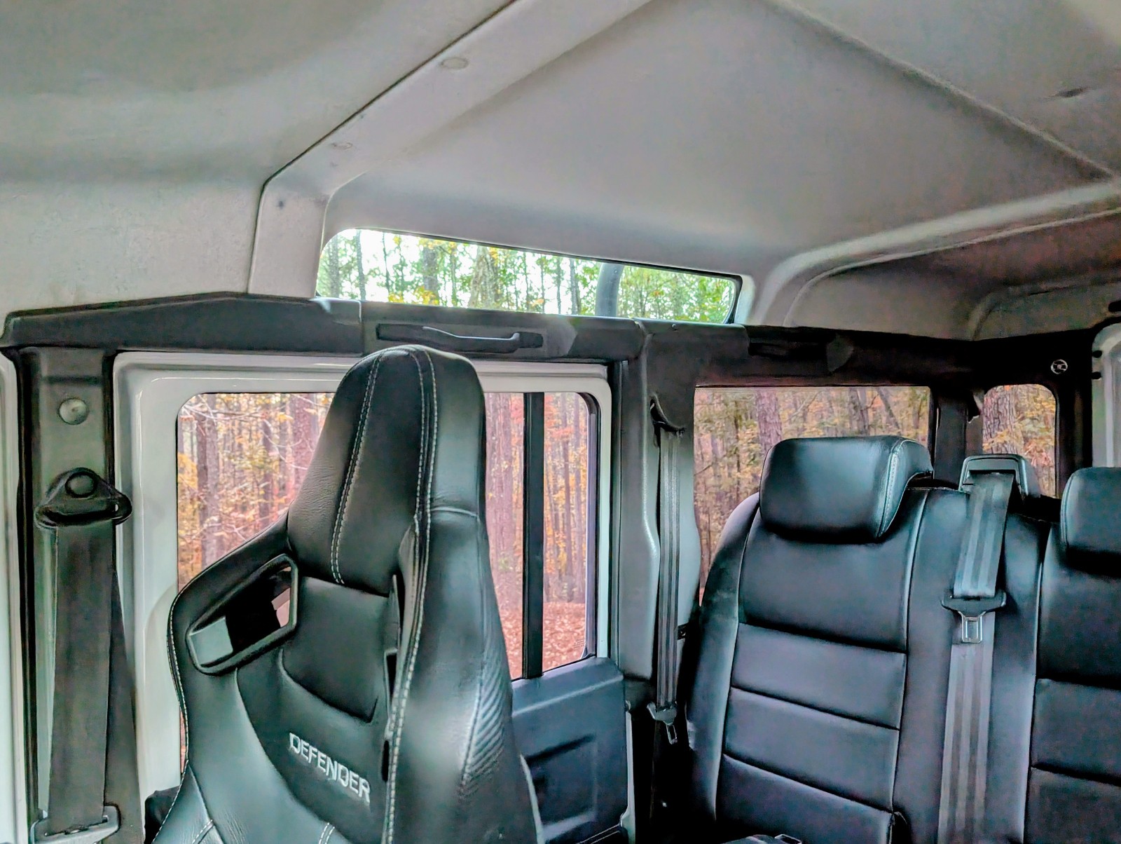 Land-Rover-Defender-1996-SUV-12