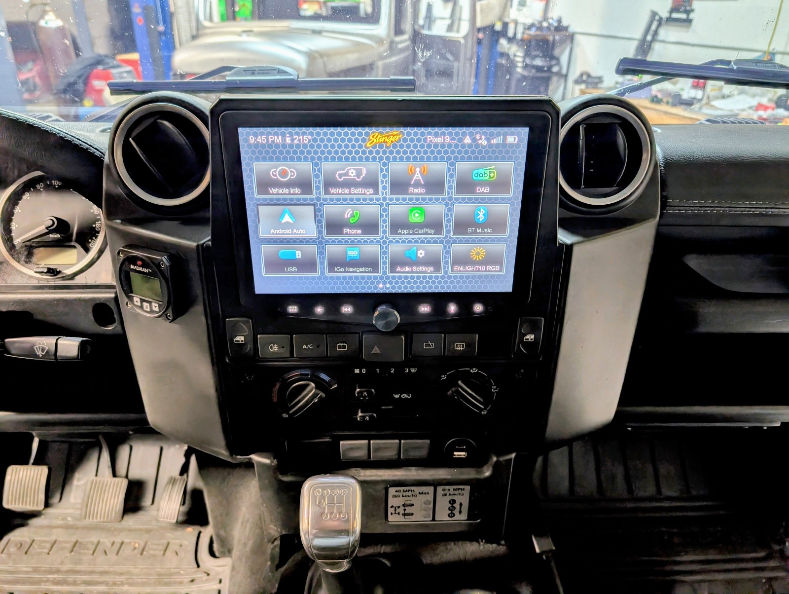 Land-Rover-Defender-1996-SUV-18