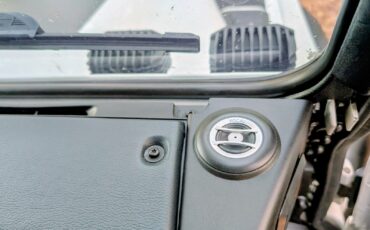 Land-Rover-Defender-1996-SUV-25