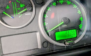 Land-Rover-Defender-1996-SUV-37