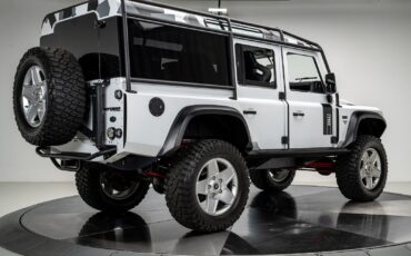 Land-Rover-Defender-1996-SUV-4