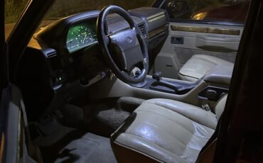 Land-Rover-Range-Rover-1991-SUV-4