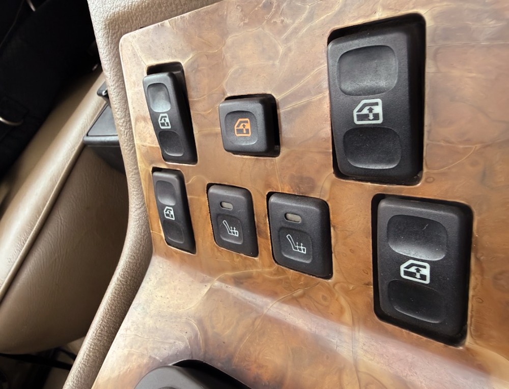 Land-Rover-Range-Rover-1995-SUV-13