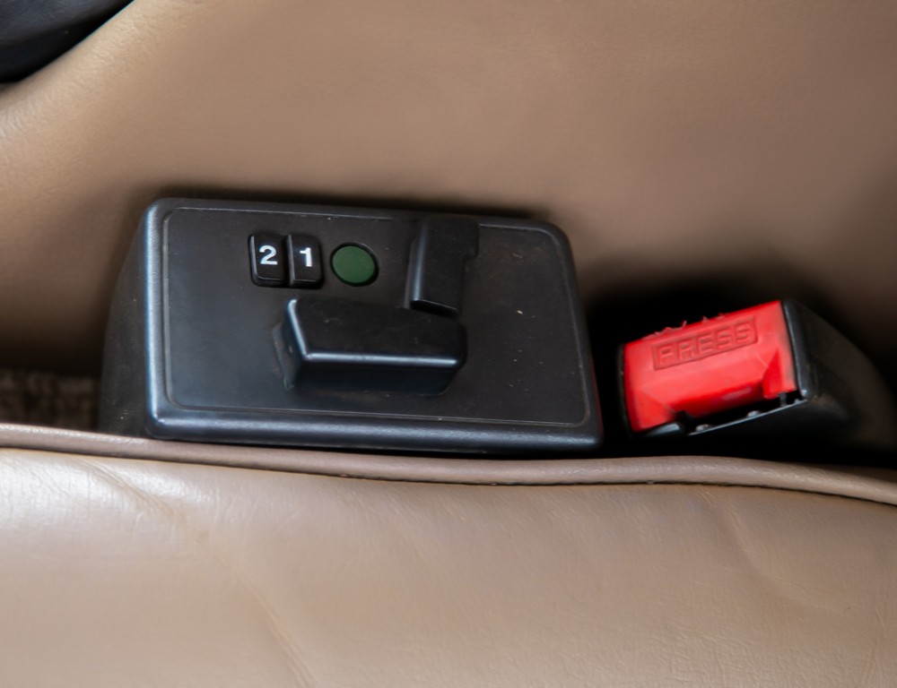 Land-Rover-Range-Rover-1995-SUV-14