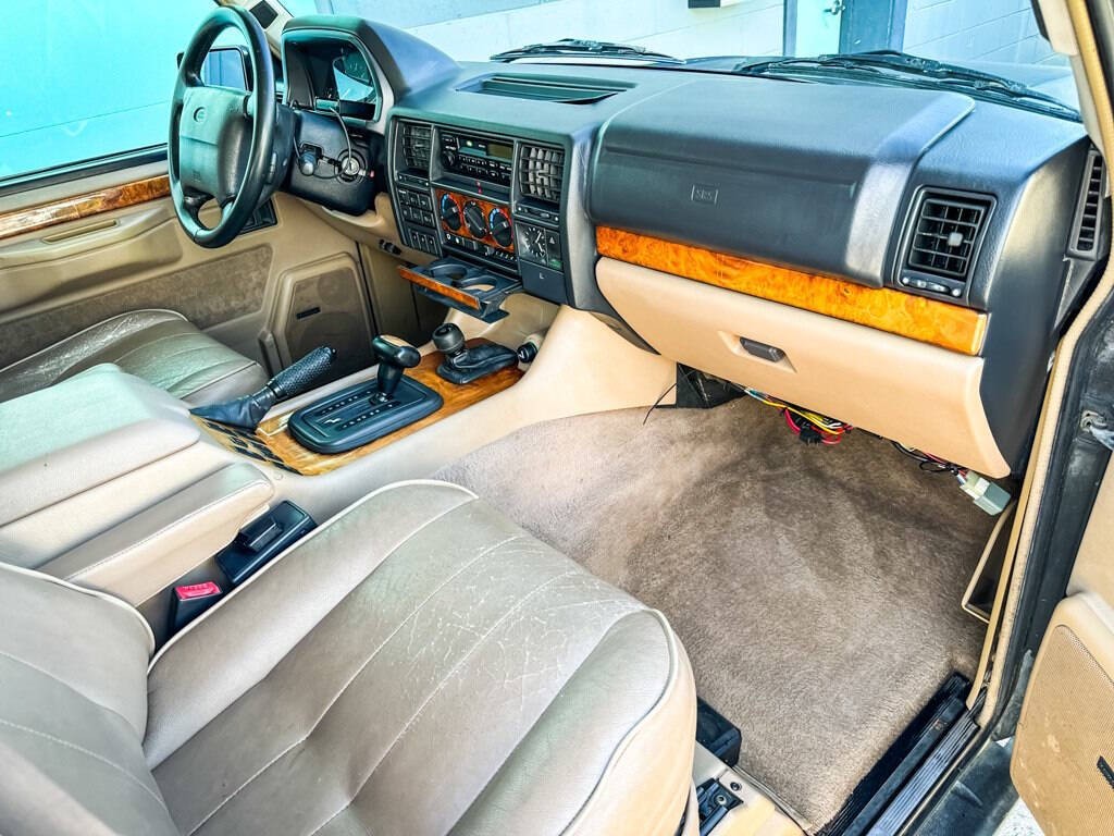 Land-Rover-Range-Rover-1995-SUV-23