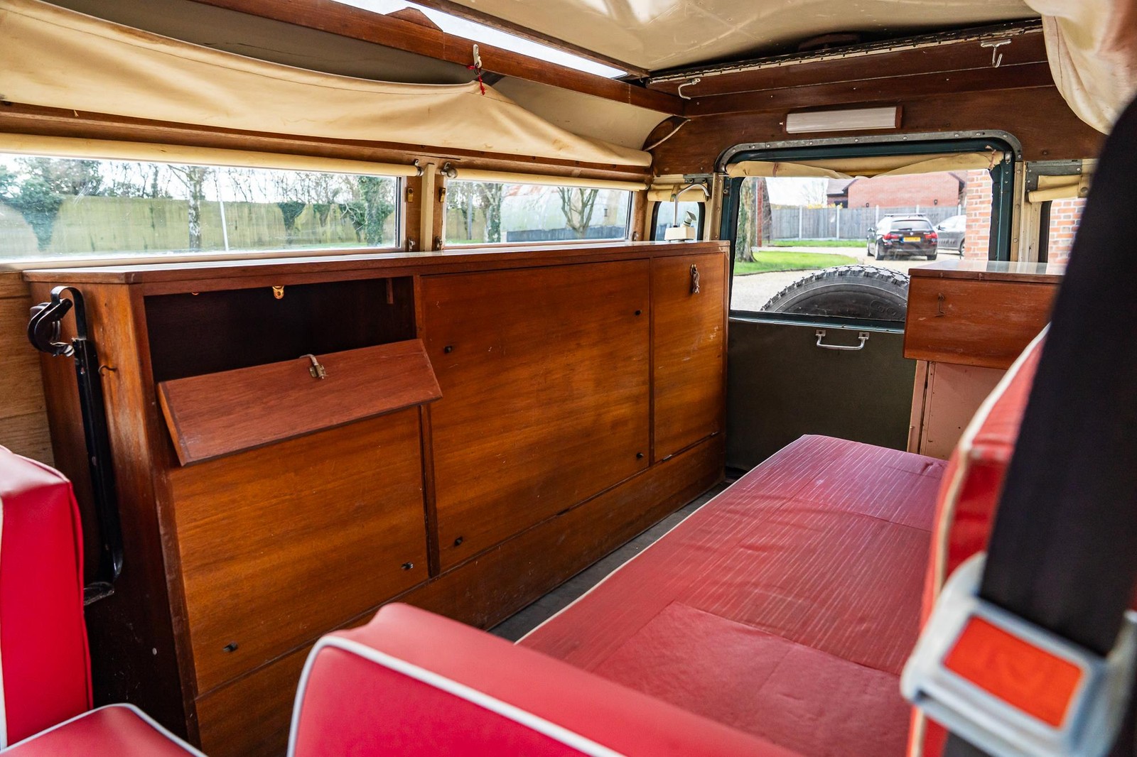 Land-Rover-Series-2-Searle-CAMPER-1964-15