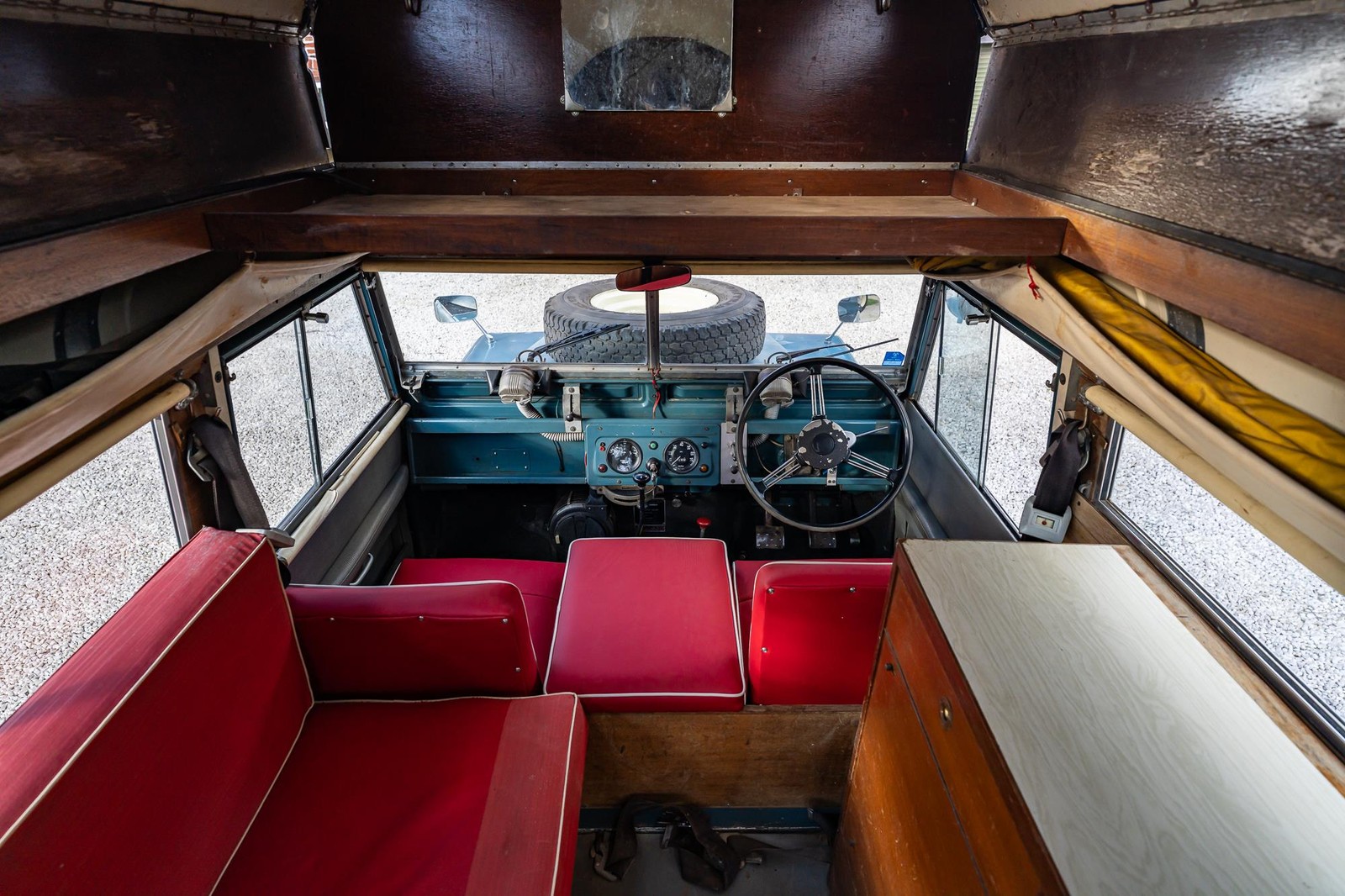 Land-Rover-Series-2-Searle-CAMPER-1964-16