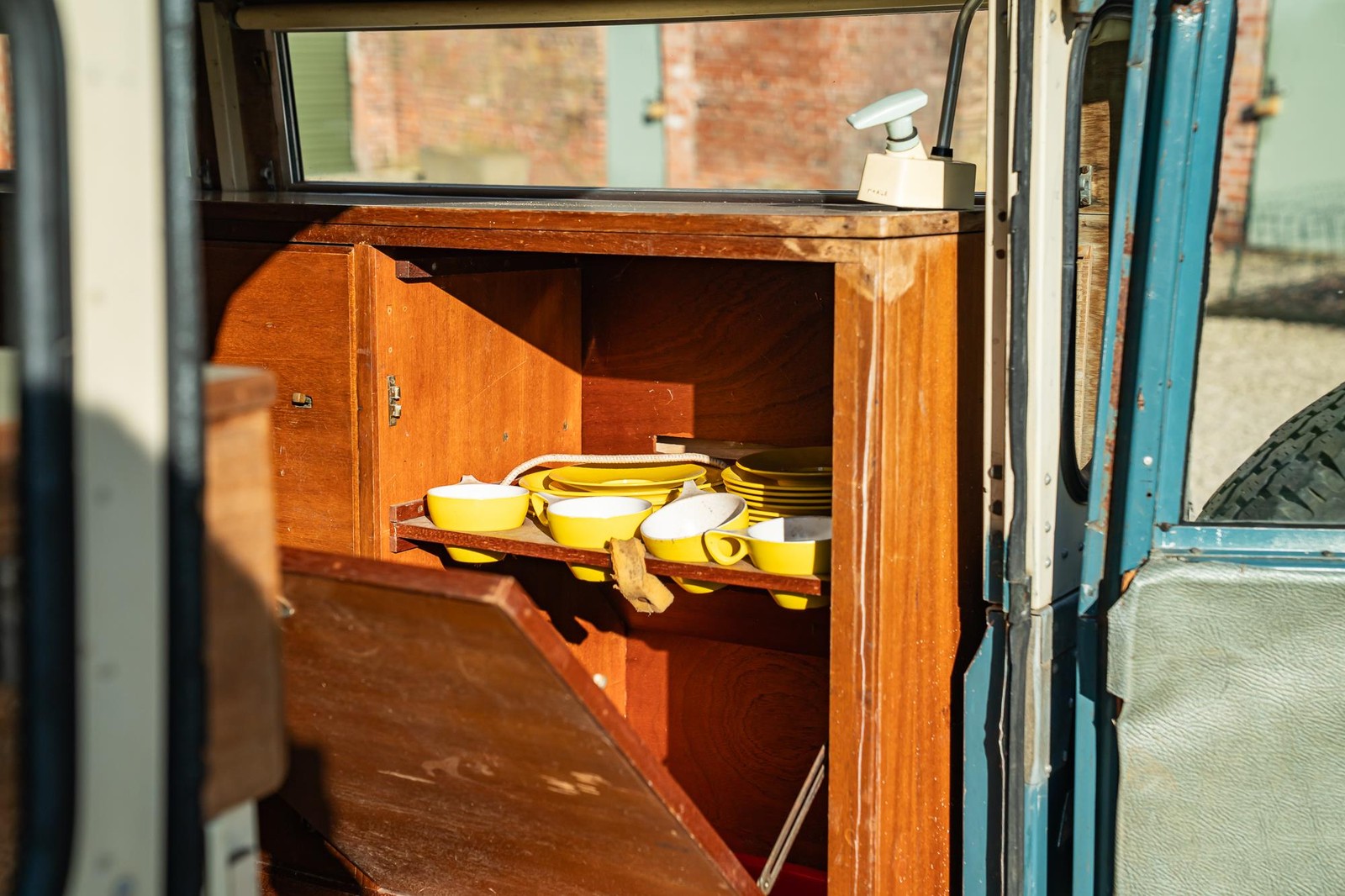 Land-Rover-Series-2-Searle-CAMPER-1964-28