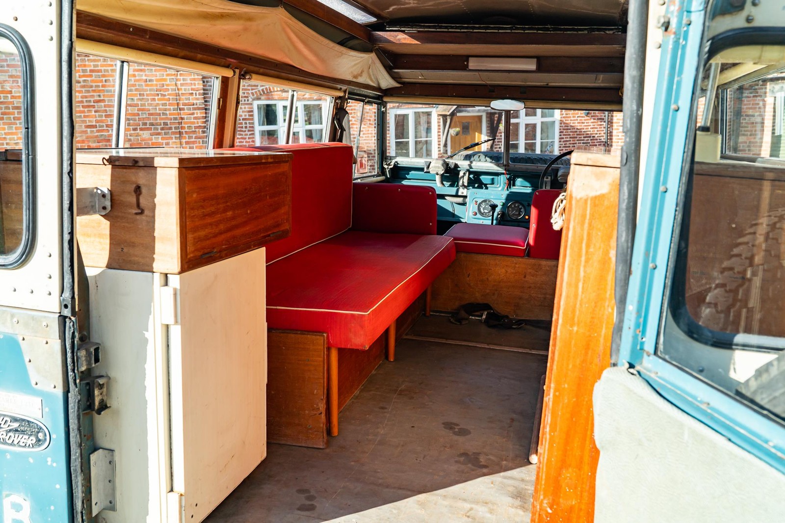 Land-Rover-Series-2-Searle-CAMPER-1964-29