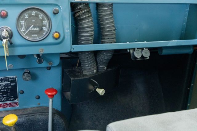 Land-Rover-Series-II-109-Station-Wagon-1963-Wagon-37