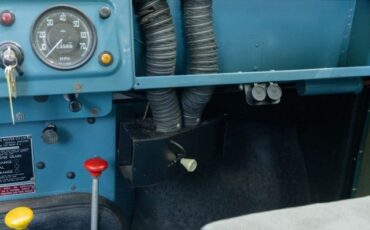 Land-Rover-Series-II-109-Station-Wagon-1963-Wagon-37