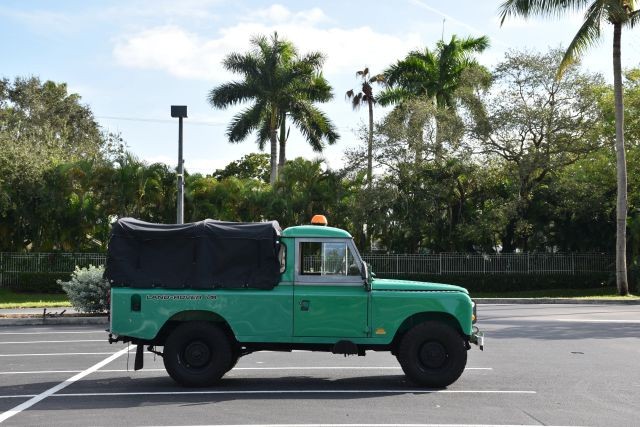 Land-Rover-Series-IIIa-1981-Pickup-4