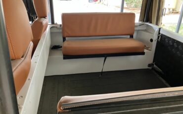 Land-rover-110-1994-White-Tan-16