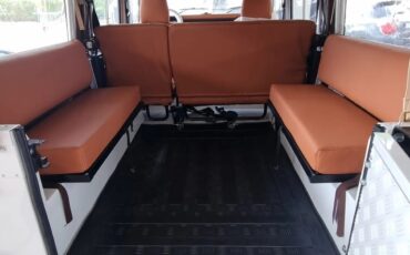 Land-rover-110-1994-White-Tan-3