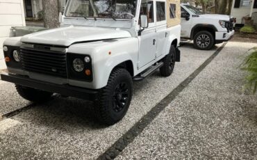 Land-rover-110-1994-White-Tan