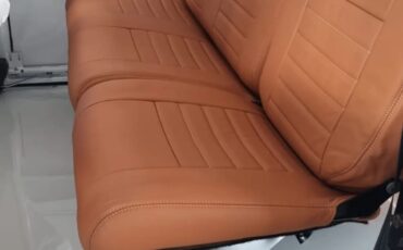 Land-rover-110-1994-White-Tan-4