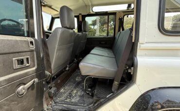 Land-rover-Defender-1987-White-Grey-2