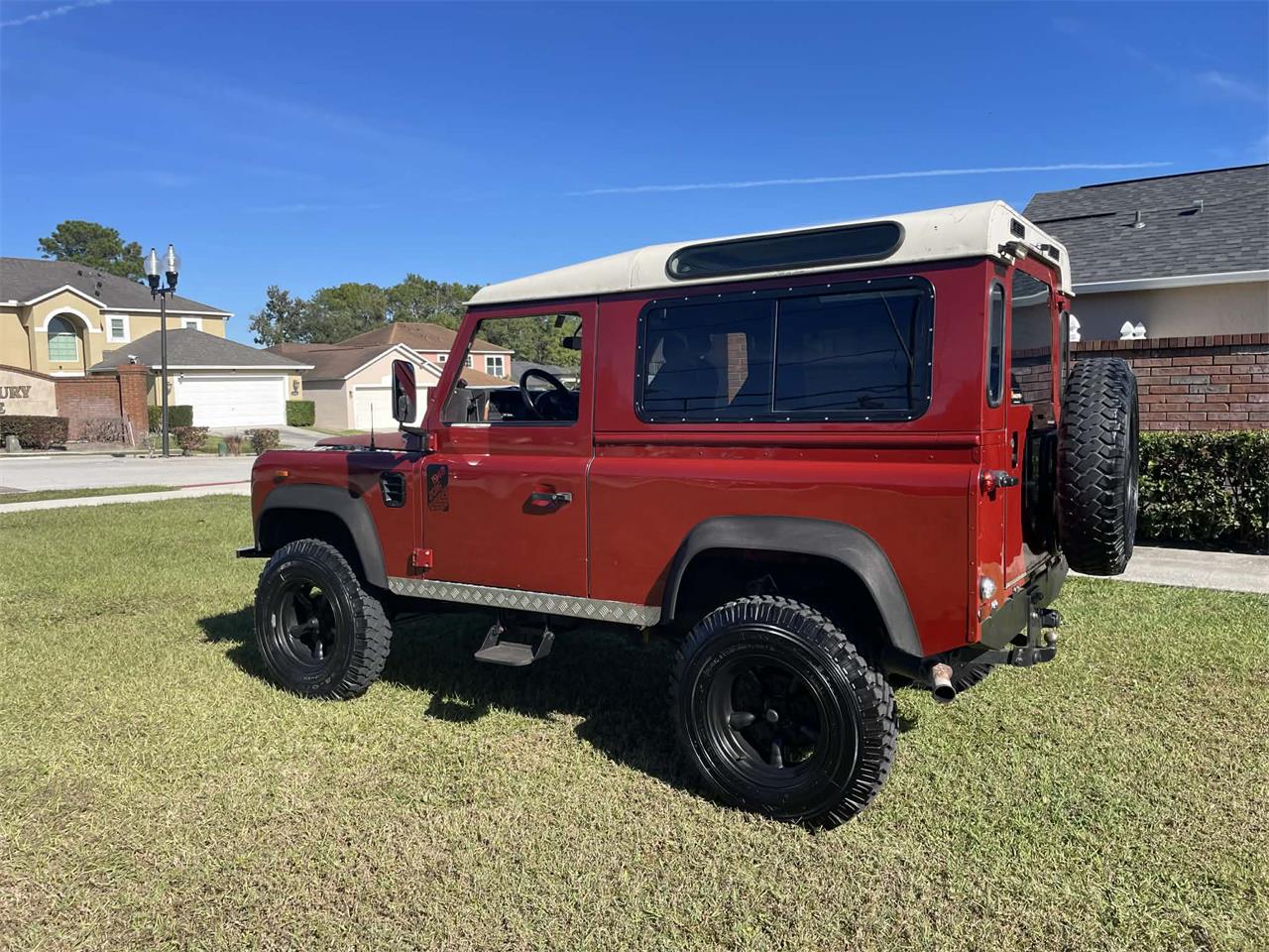 Land-rover-Defender-1989-Burgundy-BlackGray-2