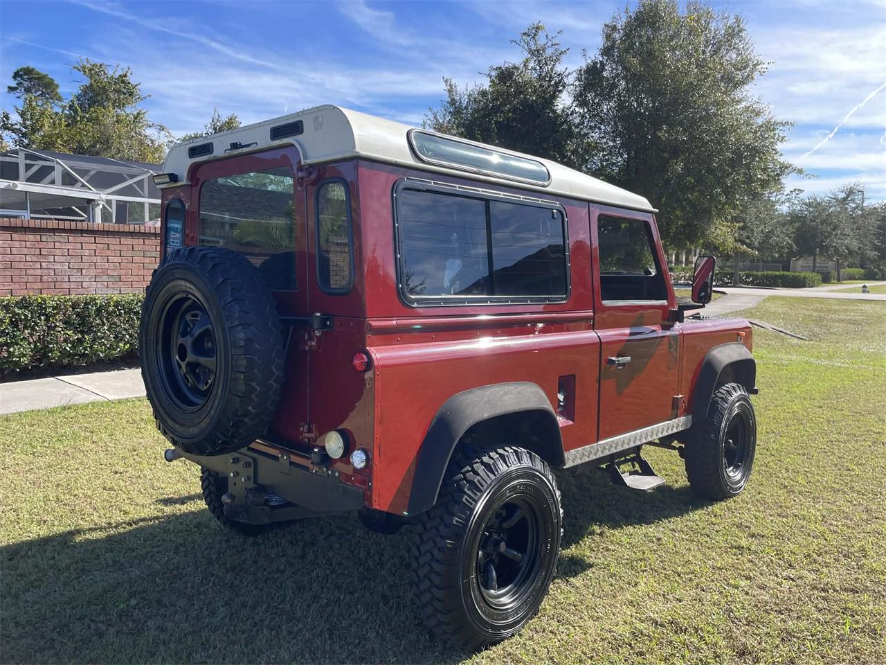 Land-rover-Defender-1989-Burgundy-BlackGray-23