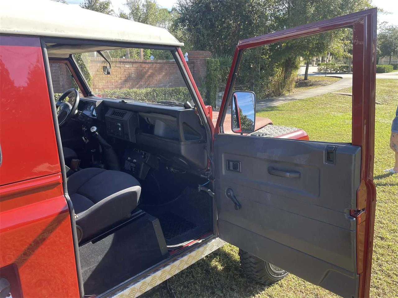 Land-rover-Defender-1989-Burgundy-BlackGray-28