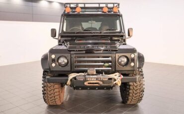 Land-rover-defender-110-1993-black-10