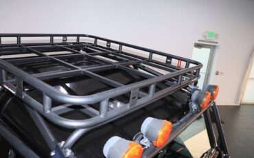 Land-rover-defender-110-1993-black-12