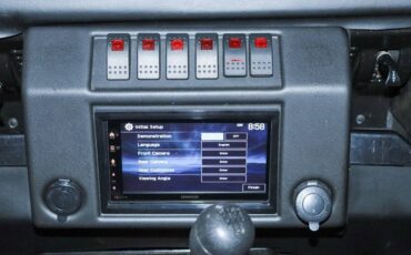 Land-rover-defender-110-1993-black-17