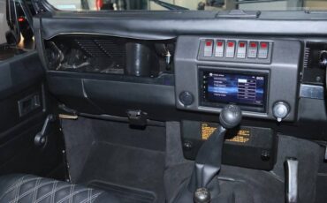 Land-rover-defender-110-1993-black-20