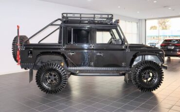 Land-rover-defender-110-1993-black-22